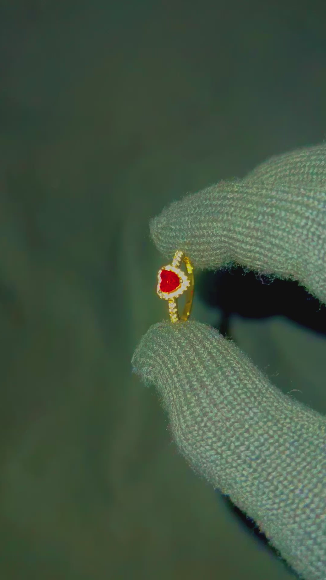14K Gold-Plated Red Crystal Heart Romance Ring